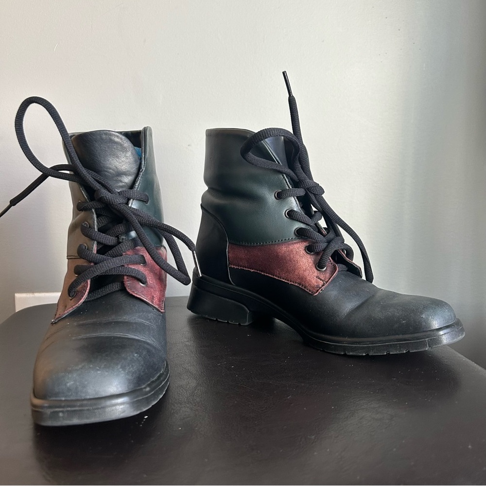 Naturalizer Vintage Leather Lace Up Fleece Lined Boots